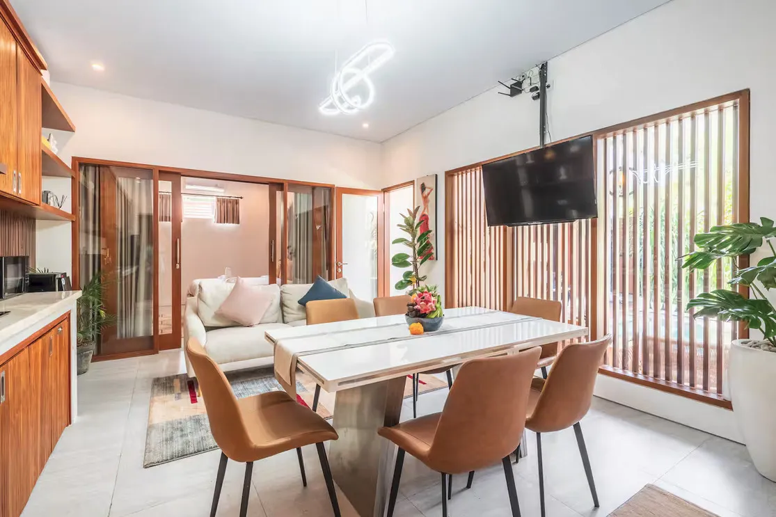 Silk Lodge - Modern 3-Bedroom Villa with Private Pool in Prime Berawa Location, 3-bed villa for rent in Canggu – photo 7 of 15