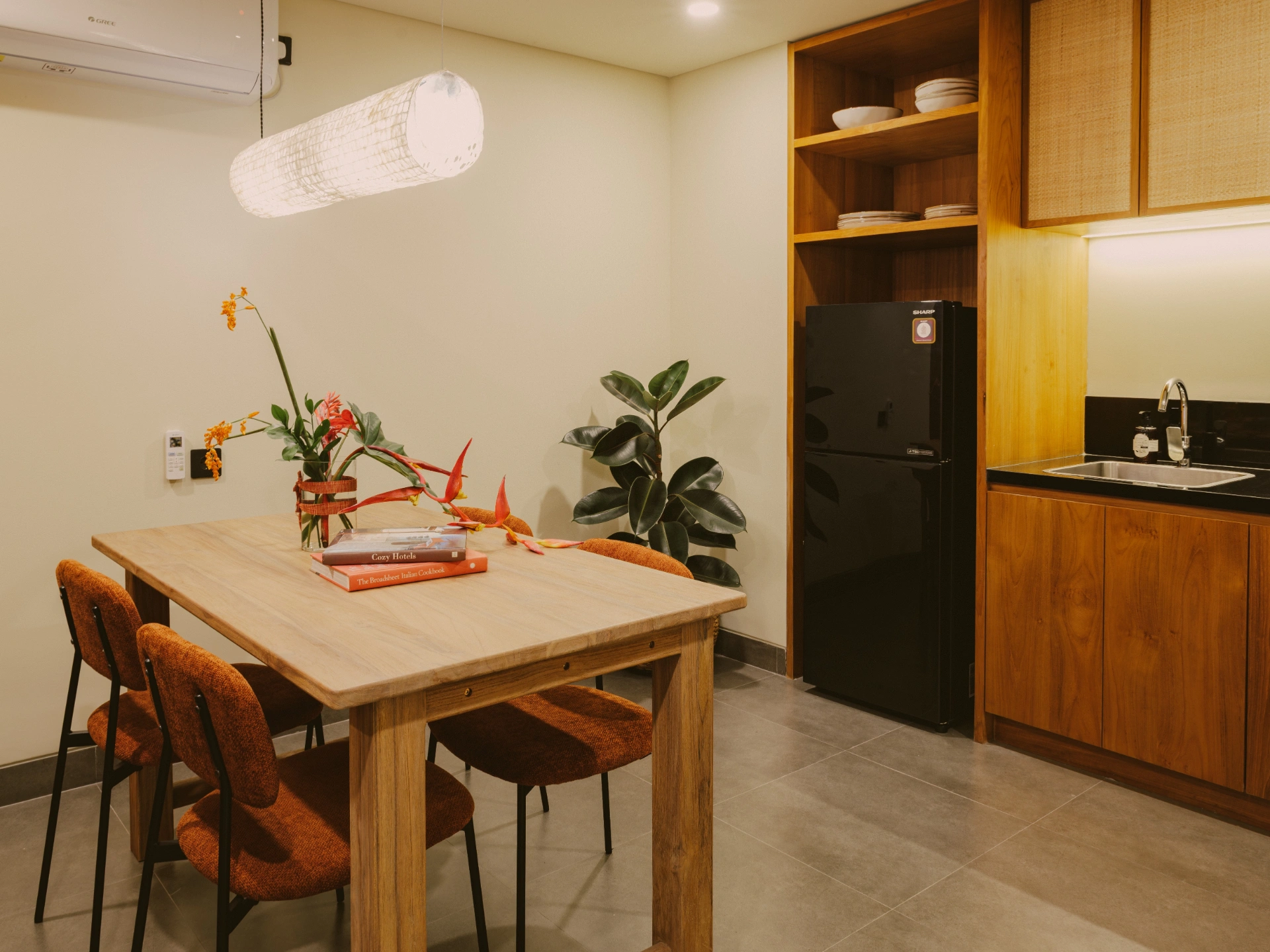 NEW Studio Apartment + Dining Table| near to Beach in Sanur Area, 1-bed villa for rent in Sanur – photo 3 of 15