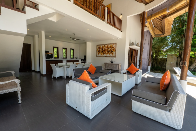 Villa Picasso - 4BR | Private Swimming Pool - 10 min from Melasti beach, 4-bed villa for rent in Uluwatu – photo 11 of 15