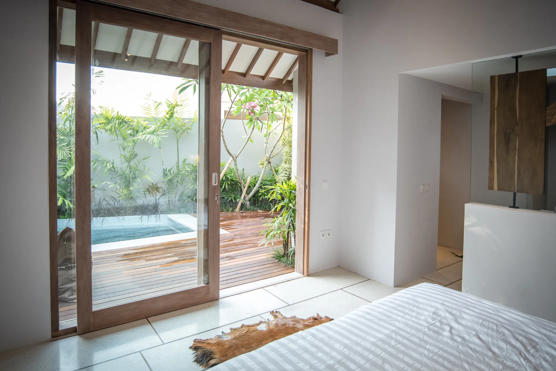 Stylish 2BR Modern Tropical Villa w/ Mezzanine & Private Pool, 2-bed villa for rent in Canggu – photo 7 of 15
