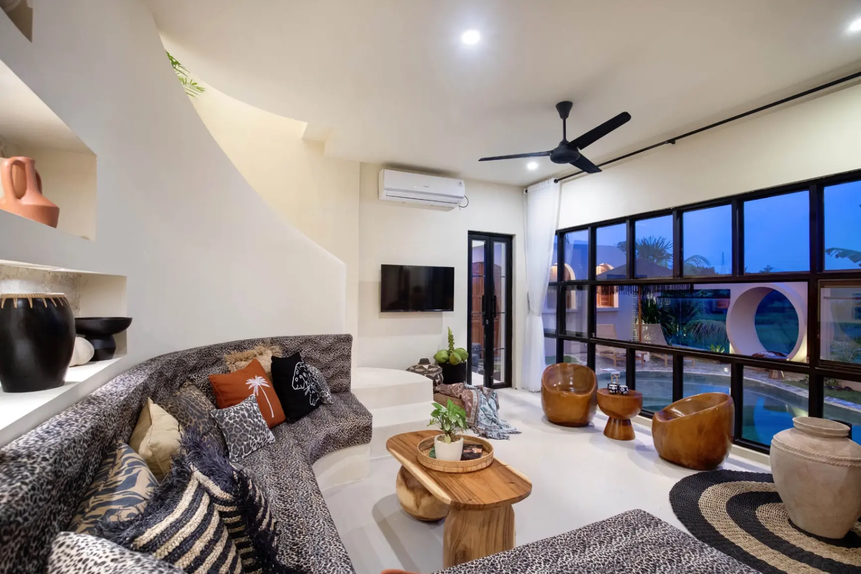 Modern Luxury Villa Ayoun – 3 BR with Gorgeous Rice Field Panorama Tumbak Bayuh, 3-bed villa for rent in Pererenan – photo 6 of 15