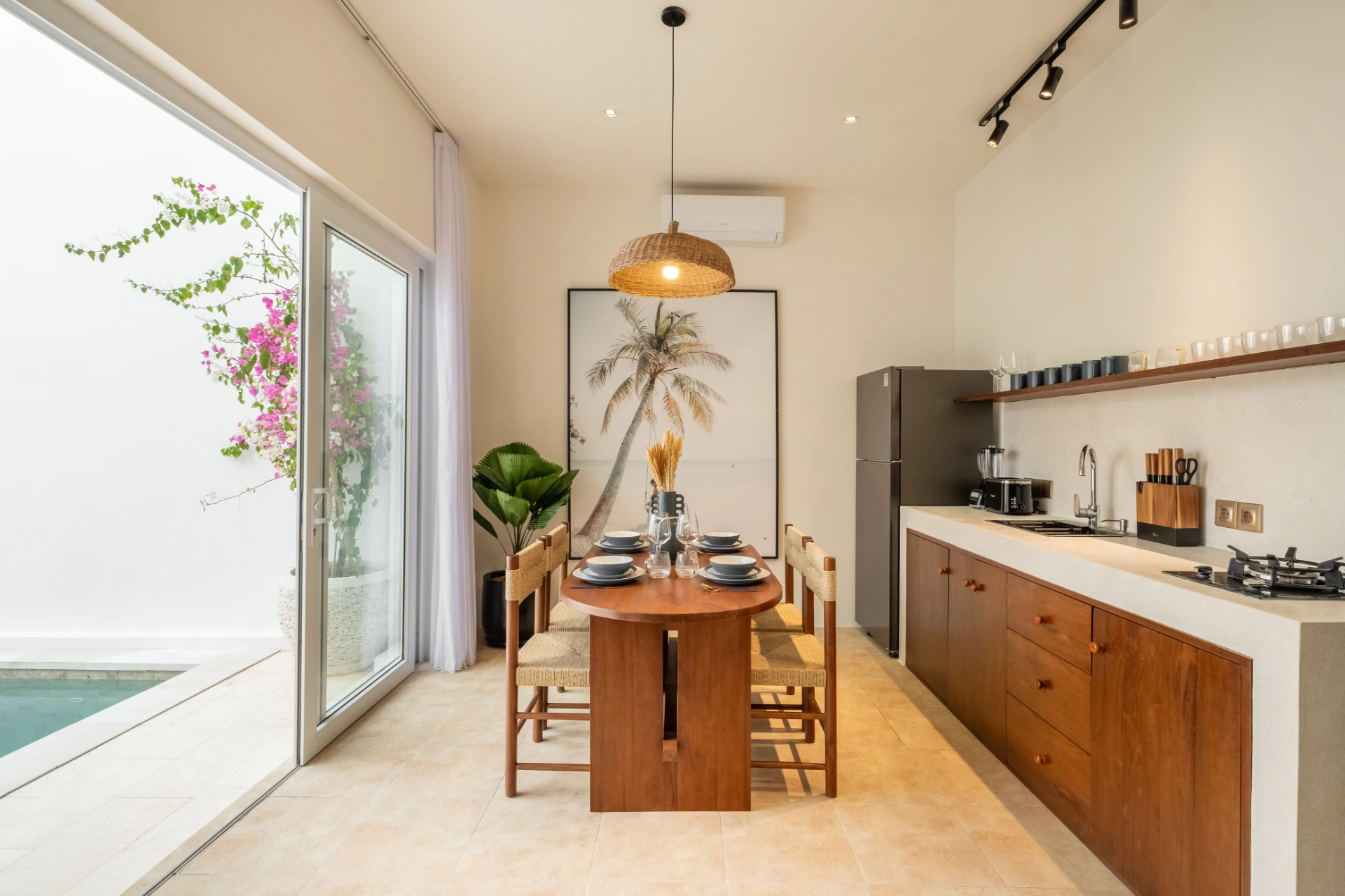Brand New Modern 2 Bedroom Villa in Central Berawa with Rooftop, 2-bed villa for rent in Canggu – photo 15 of 15