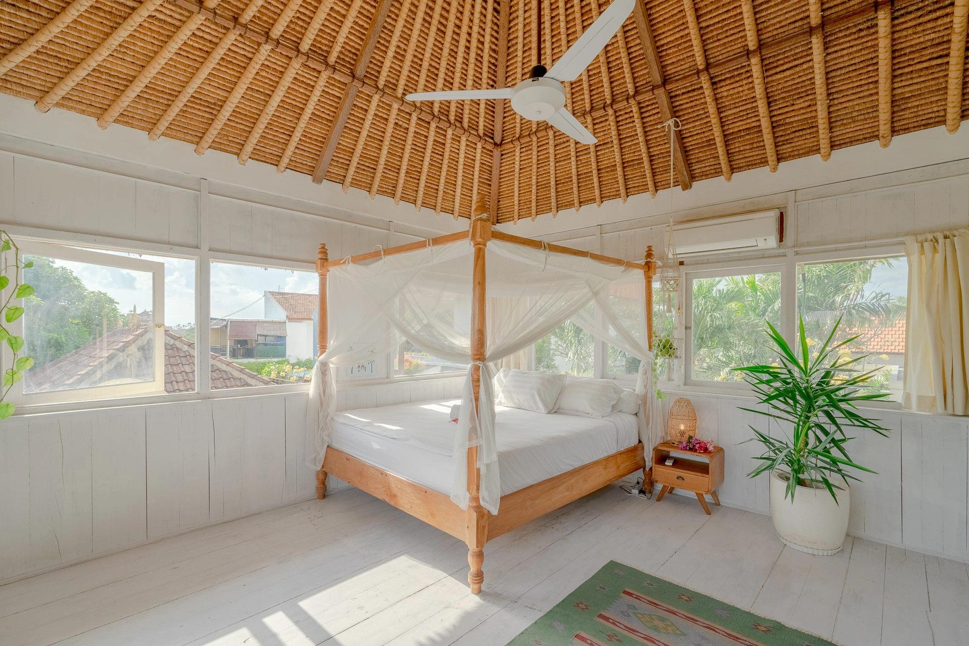 Charming 2-BR Villa 300 Meters From the Beach, 2-bed villa for rent in Canggu – photo 6 of 15