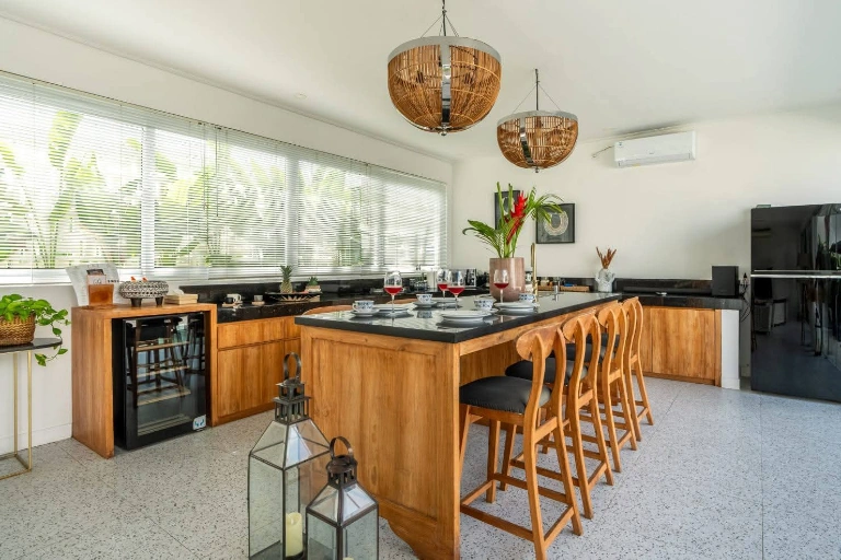 Monthly - Batu Bolong, Canggu 3 Bedroom Villa in Canggu, 3-bed villa for rent in Canggu – photo 10 of 15