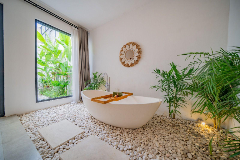 Exclusive Tropical Garden Villa in Berawa, 3-bed villa for rent in Canggu – photo 6 of 15