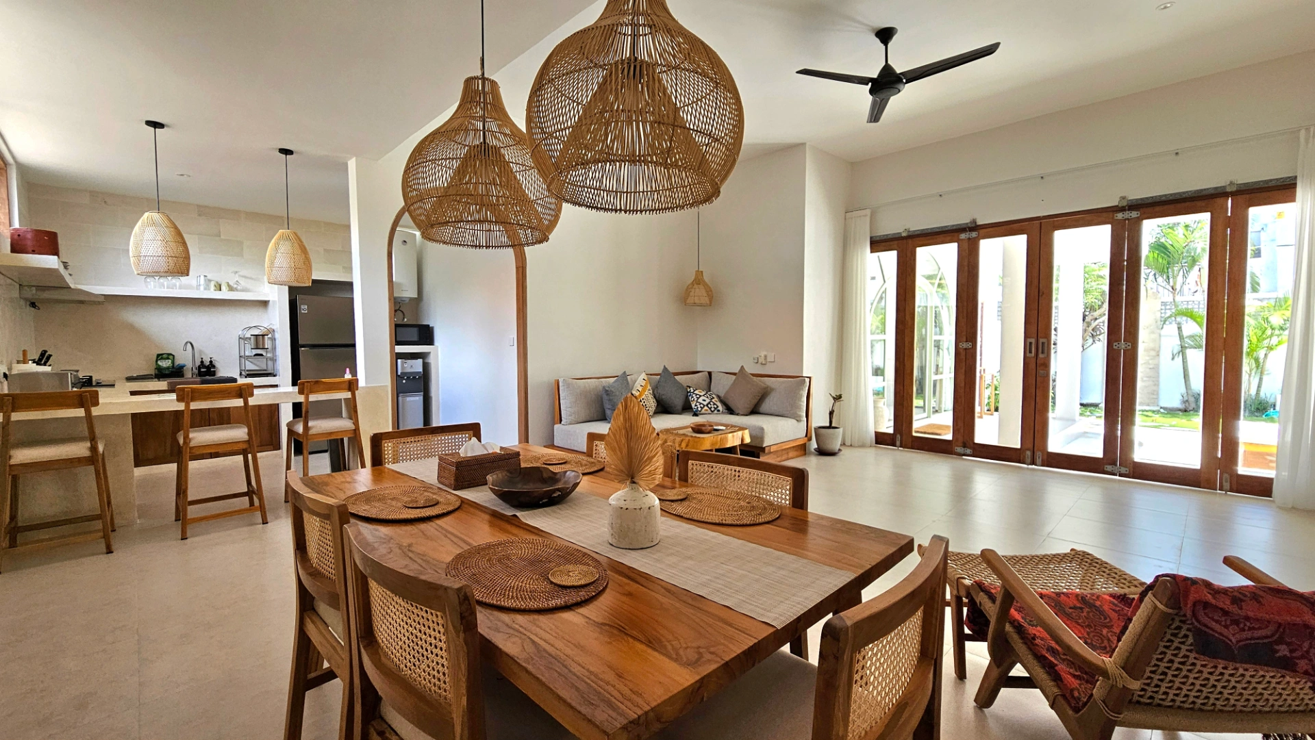 2BR Mediterranean Villa - Canggu 5 mins to Echo beach, 2-bed villa for rent in Canggu – photo 3 of 15