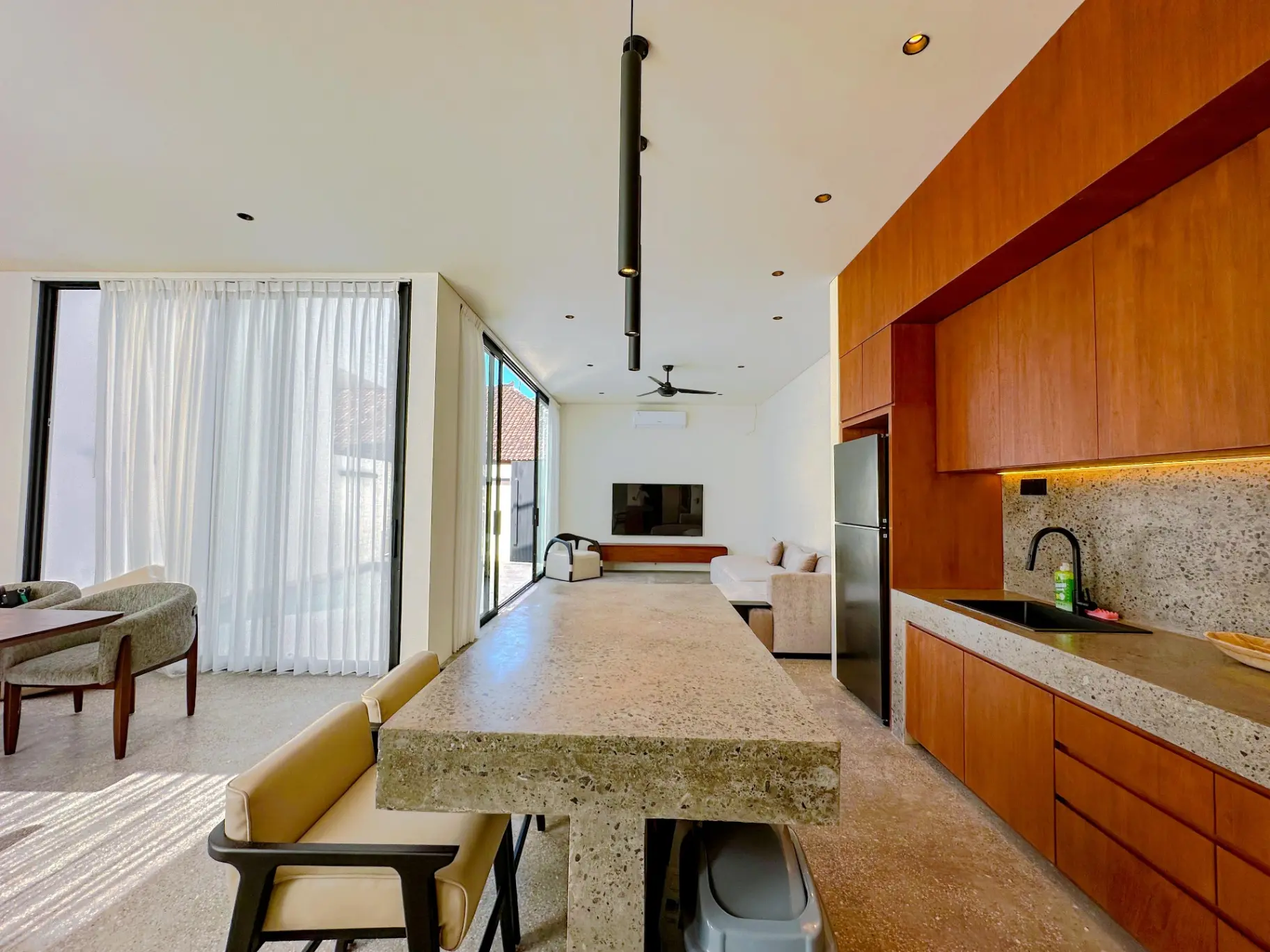 Brand New 2 Bedroom Stylish Contemporary Villa in Semer – Umalas, 2-bed villa for rent in Canggu – photo 15 of 15