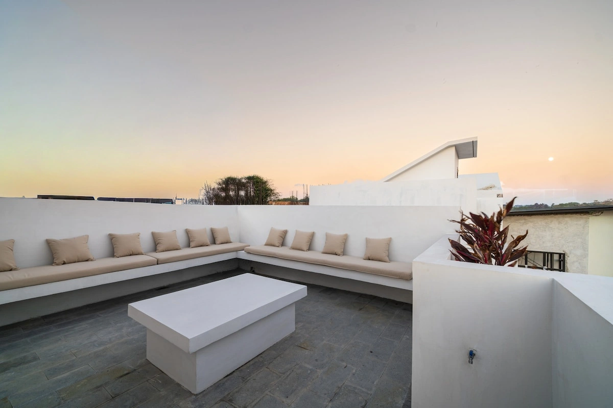 Sunset Rooftop · 2BR Pool Villa · 3 Min to Nunggalan Beach, 2-bed villa for rent in Uluwatu – photo 4 of 15
