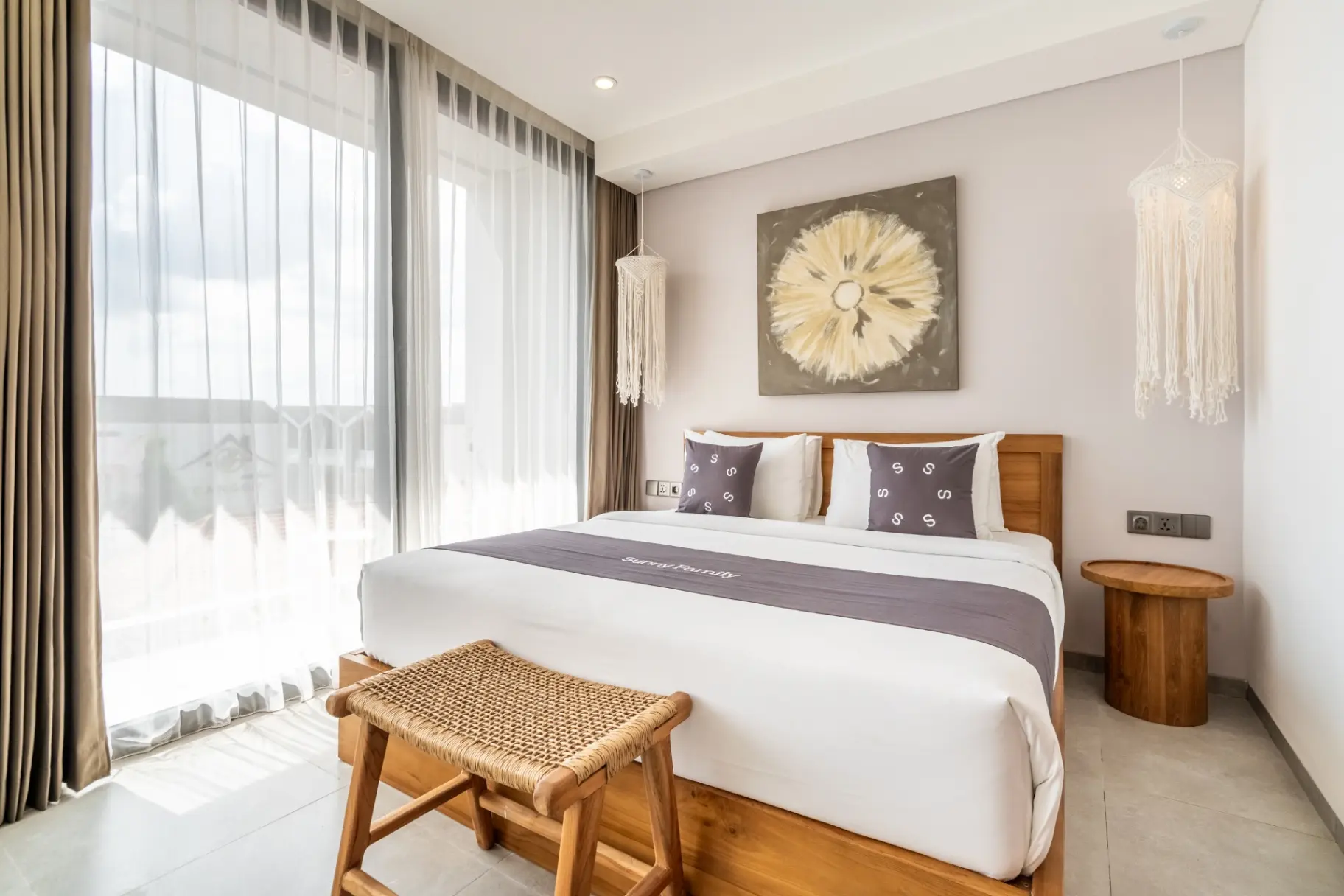 Sunny Muse Studio - Beachside 1BR Canggu | Rooftop Gym, Sauna & Pool, 1-bed villa for rent in Canggu – photo 3 of 15
