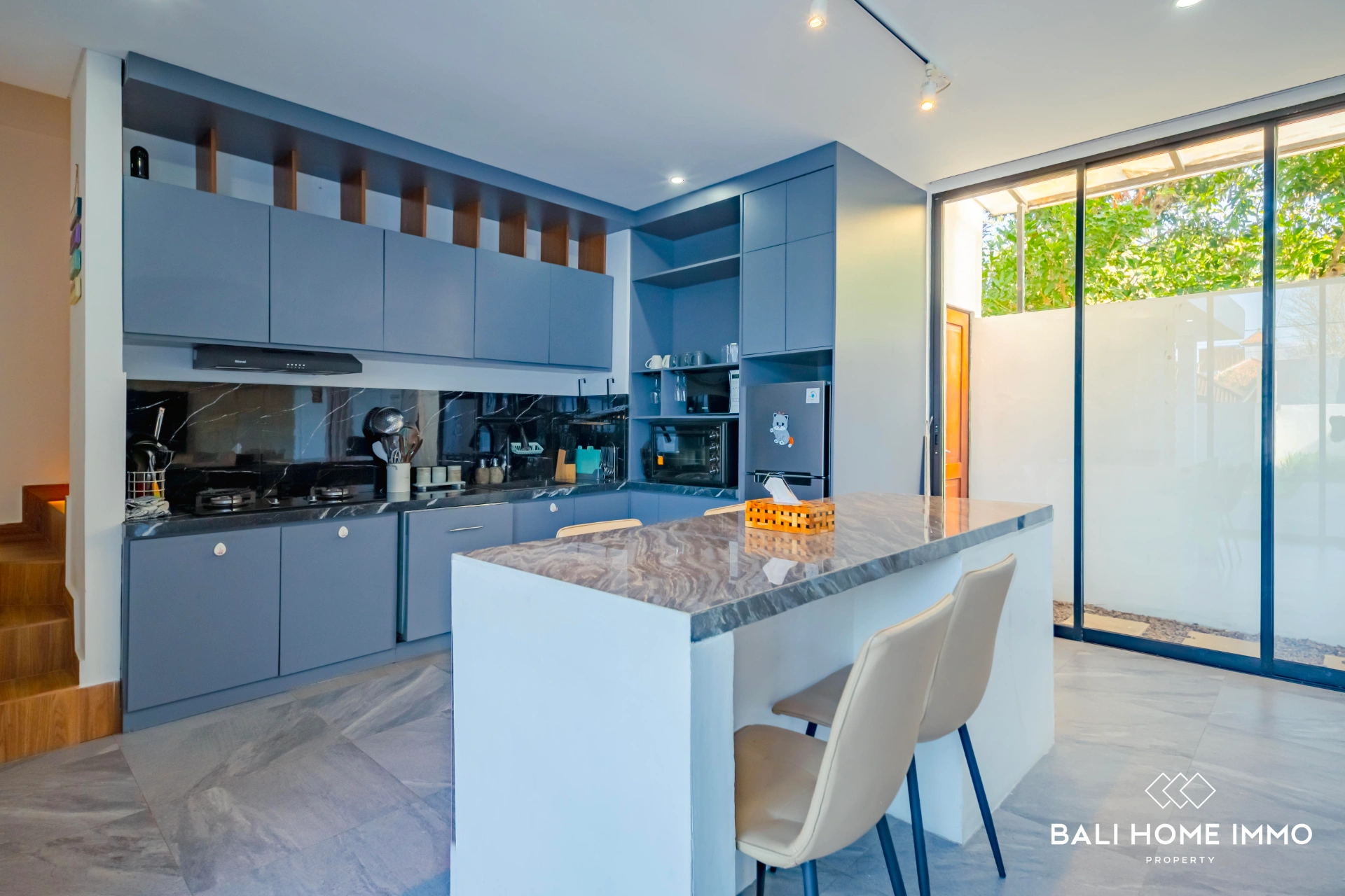 Cozy & Beautiful 3 Bedrooms Villa for in Ungasan with Rooftop Bbq, 3-bed villa for rent in Uluwatu – photo 7 of 10