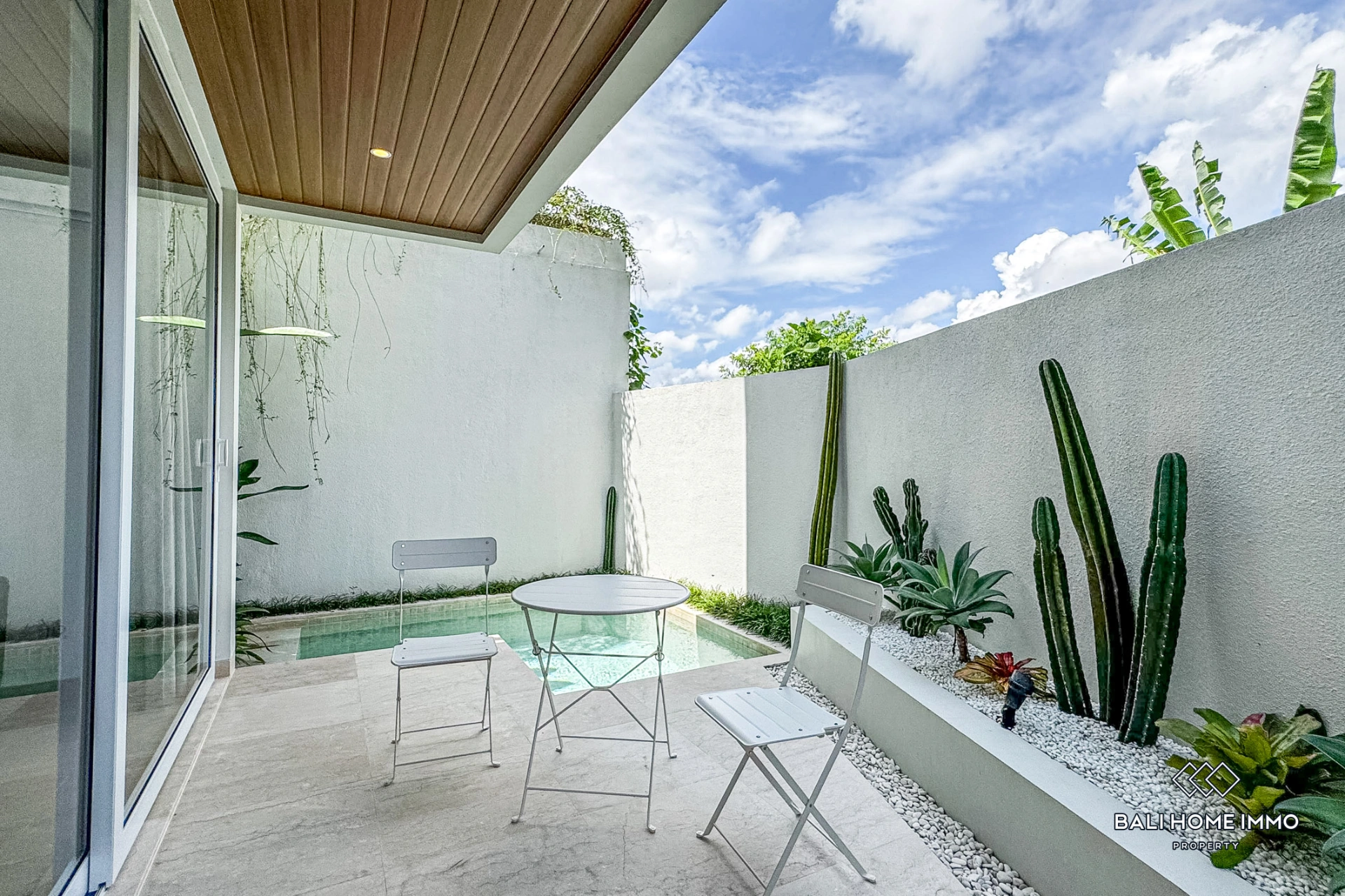 Beautiful Design 2 Bedrooms villa in Buduk Bali, 2-bed villa for rent in Pererenan – photo 13 of 14