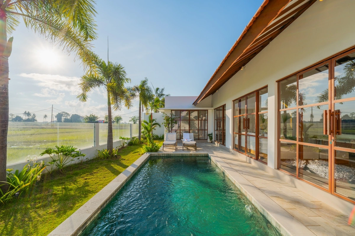 Villa w/ Pool, Rice Field & Mountain Views, 2-bed villa for rent in Seseh – photo 3 of 15