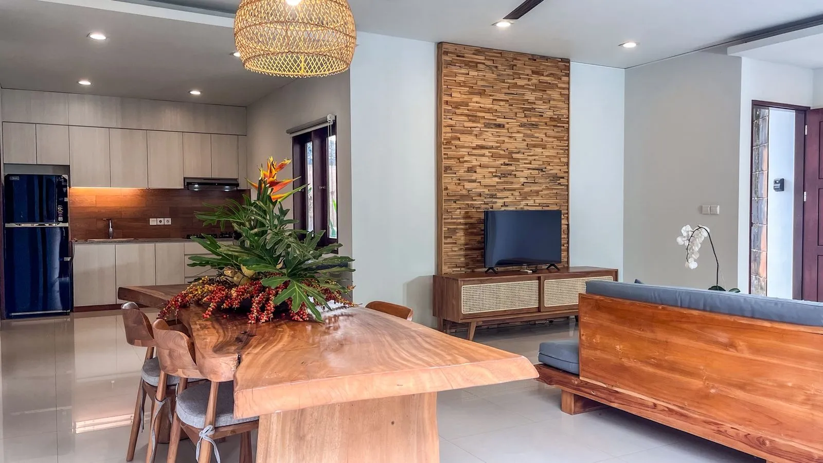 Villa Almera – 2 Bedroom Villa with Private Pool & Garden in Canggu, 2-bed villa for rent in Canggu – photo 7 of 15