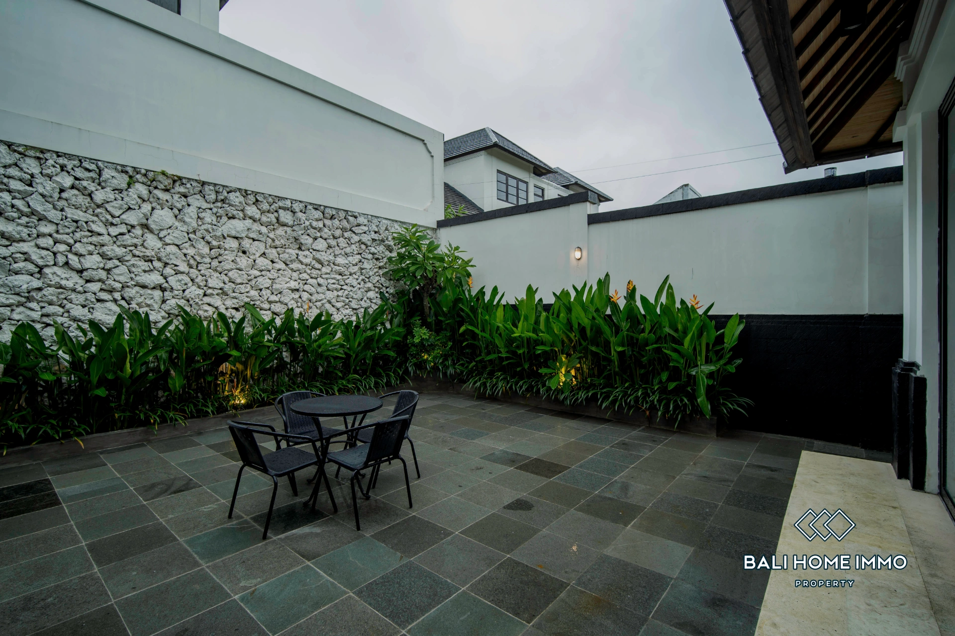 Cozy and Charming 2 Bedrooms House for Rent in Jimbaran, 2-bed villa for rent in Uluwatu – photo 2 of 15