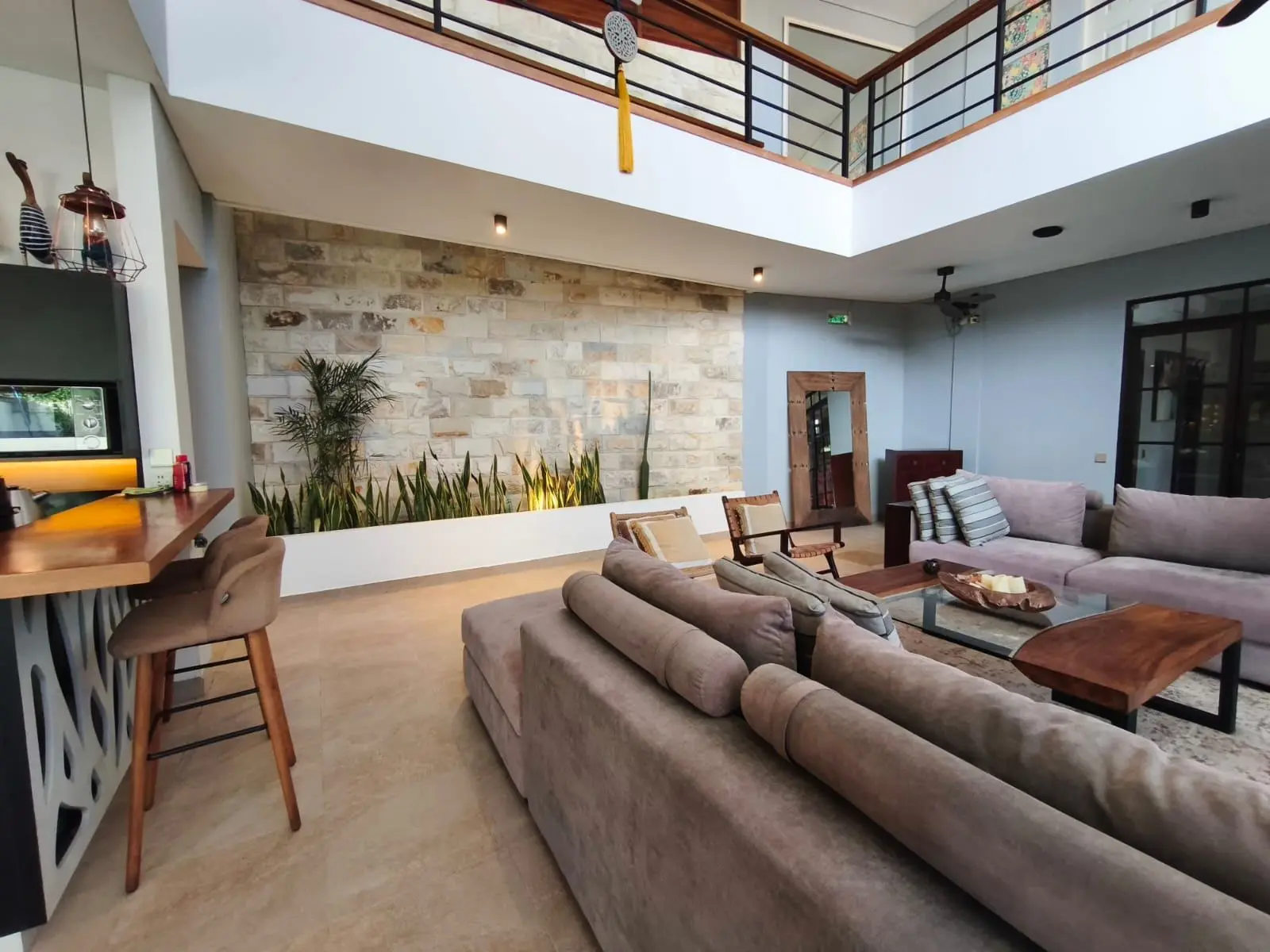Villa The Temple – Modern 3-Bedroom Villa in Padonan with Gym, Movie Room & Roof, 3-bed villa for rent in Canggu – photo 8 of 15