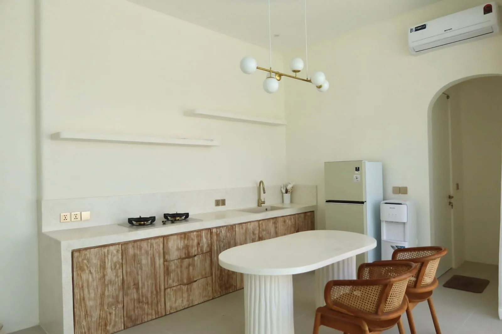 Villa For Rent 2 Bed In Kerobokan Kelod,Bali, 2-bed villa for rent in Canggu – photo 4 of 15