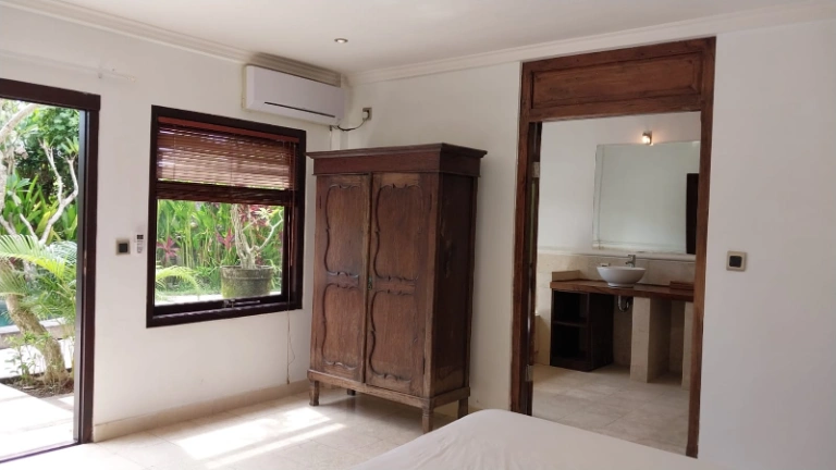 Villa Tumbak Bayuh–5 Bedroom Villa with Expansive Garden & Pool in Tumbak Bayuh, 5-bed villa for rent in Pererenan – photo 11 of 15