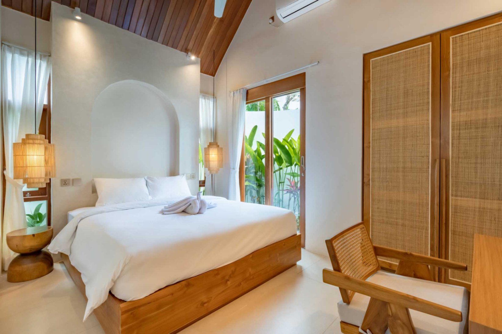 2-Bedroom Villa with Lush Garden & Jacuzzi in Cepaka, 2-bed villa for rent in Tabanan – photo 13 of 15