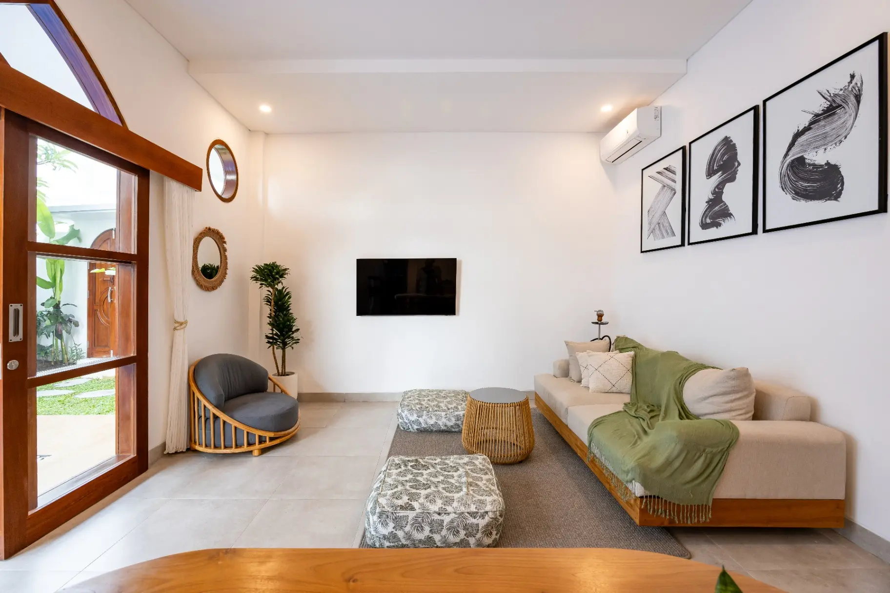 Peaceful 3BR Villa w/Private Pool & Ricefield view, 3-bed villa for rent in Canggu – photo 5 of 15
