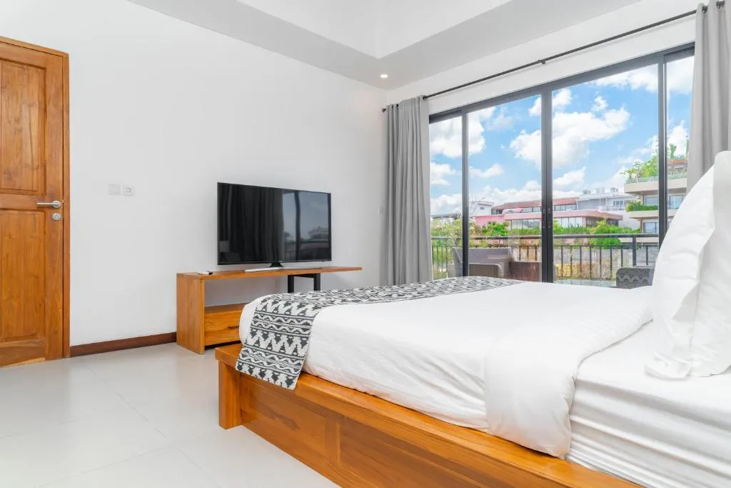 5-BR Premium Villa in Berawa Canggu, 5-bed villa for rent in Canggu – photo 8 of 15