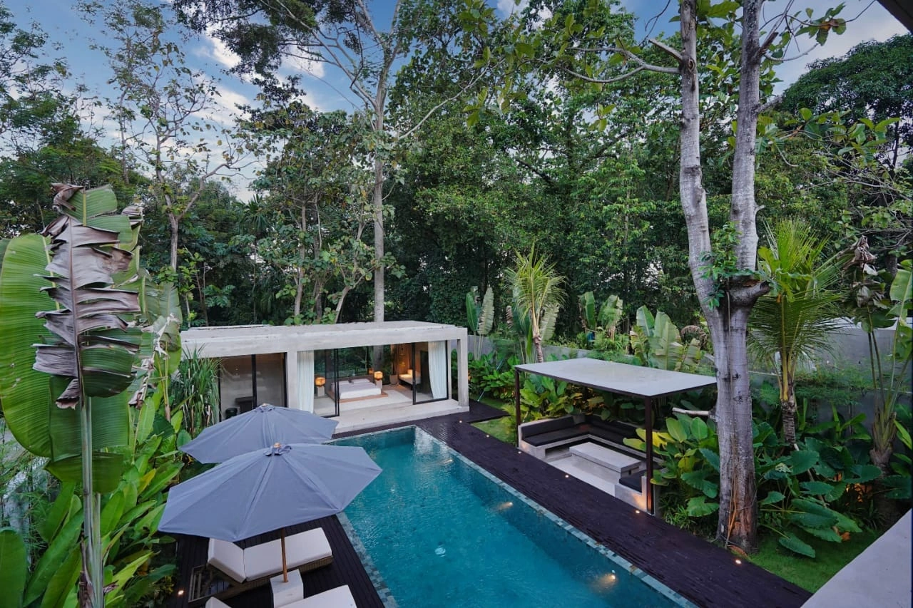 Villa For Rent 5 Bed In Tumbak Bayuh,Badung Bali, 5-bed villa for rent in Pererenan – photo 5 of 14