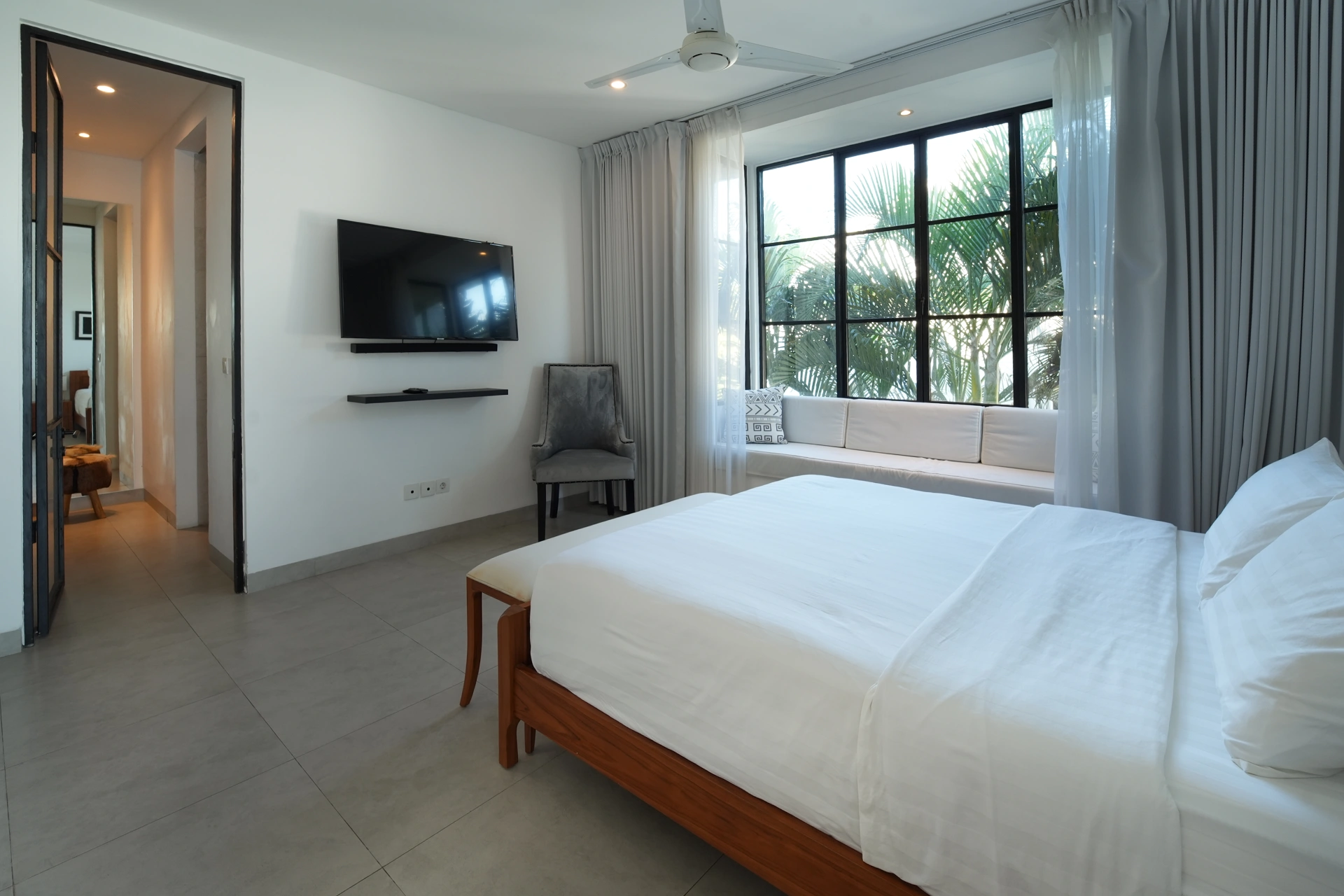 Modern Bright and Airy Residence in Umalas, 4-bed villa for rent in Canggu – photo 9 of 11