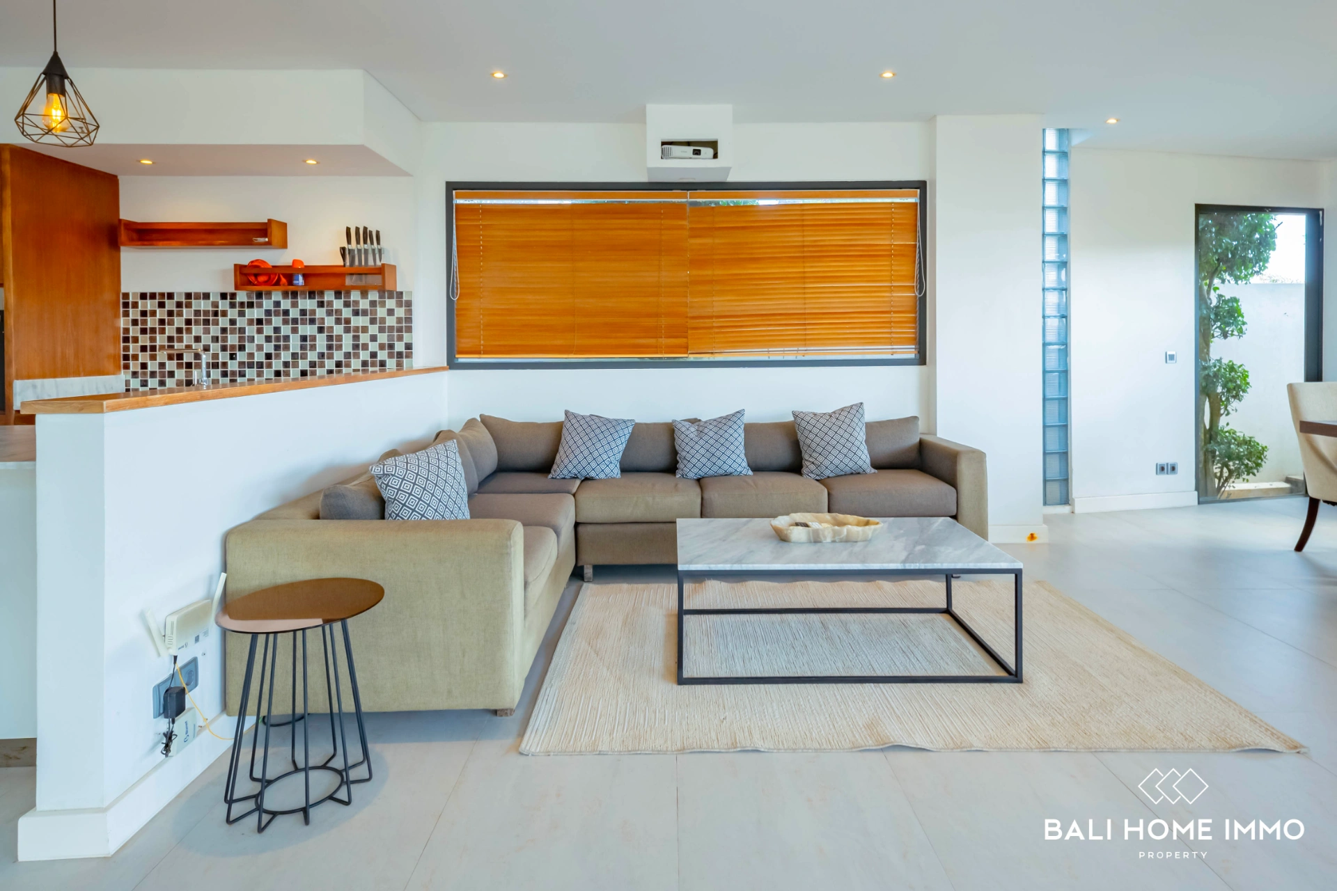Stunning 3 Bedrooms Villa for Rent & Sale in Ungasan, 3-bed villa for rent in Uluwatu – photo 8 of 15