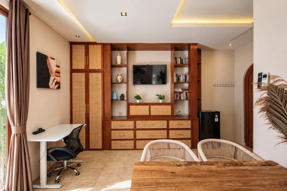 Elegant 3BR Villa with Private Office – Refined Living for Modern Professional, 3-bed villa for rent in Canggu – photo 6 of 15