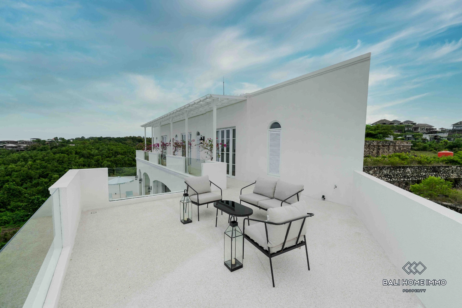 Luxurious 4 Bedrooms Ocean View Villa for Rent in Ungasan, 4-bed villa for rent in Uluwatu – photo 15 of 15