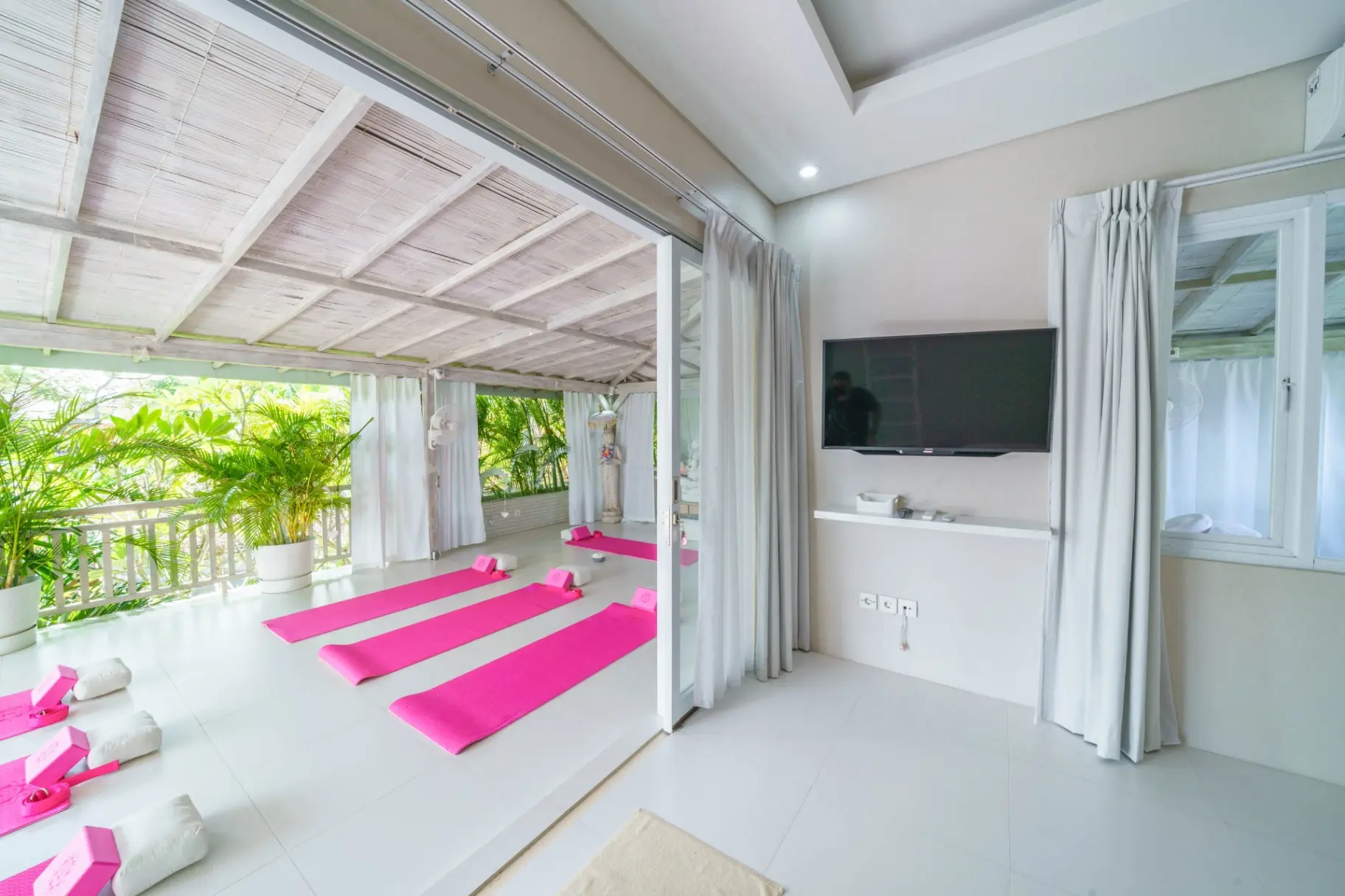 Villa Bali Om Center Berawa, 3-bed villa for rent in Canggu – photo 14 of 15