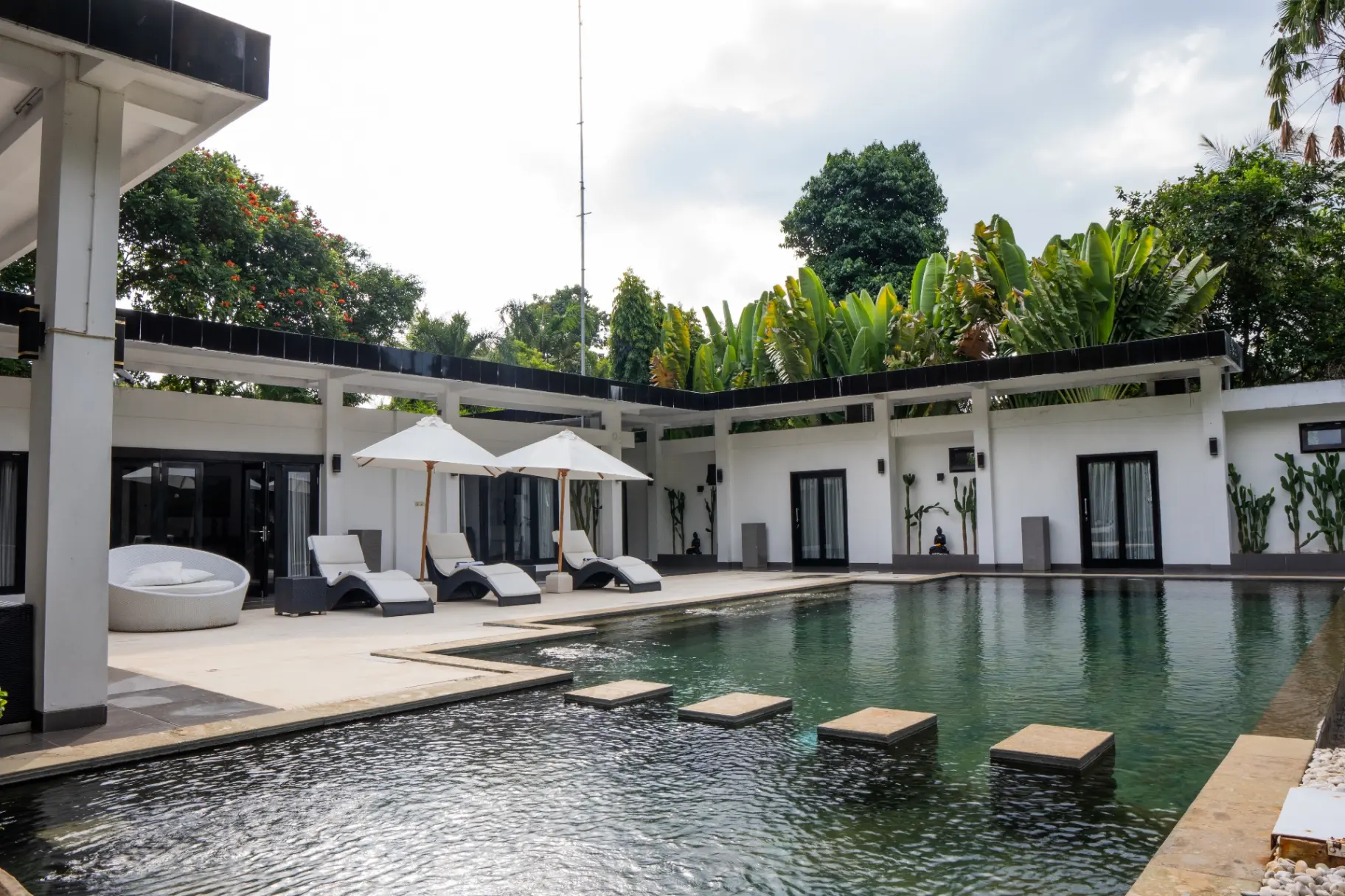 Topical Villa Lily , Lovina - North Bali, 4-bed villa for rent in North Bali – photo 7 of 15