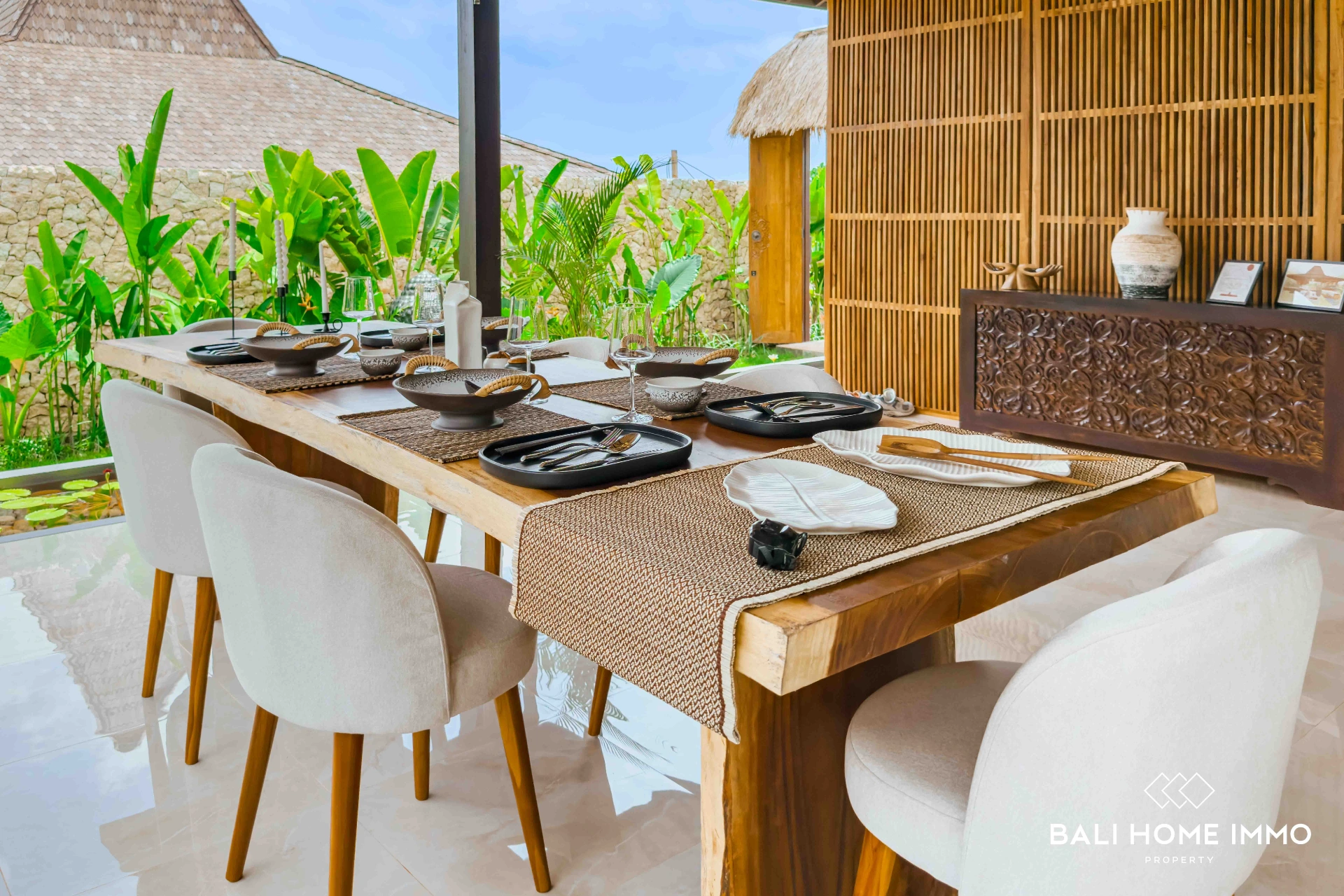 3 Bedrooms Traditional Balinese Villa for Rent & Sale in Pandawa, 3-bed villa for rent in Uluwatu – photo 14 of 15