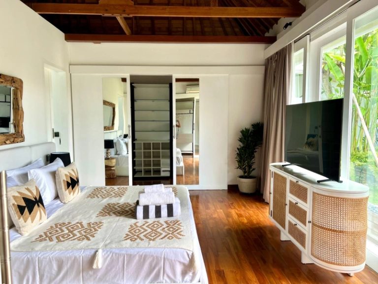 3br Tropical Villa - Walking Distance to Pro Ed, 3-bed villa for rent in Canggu – photo 14 of 15