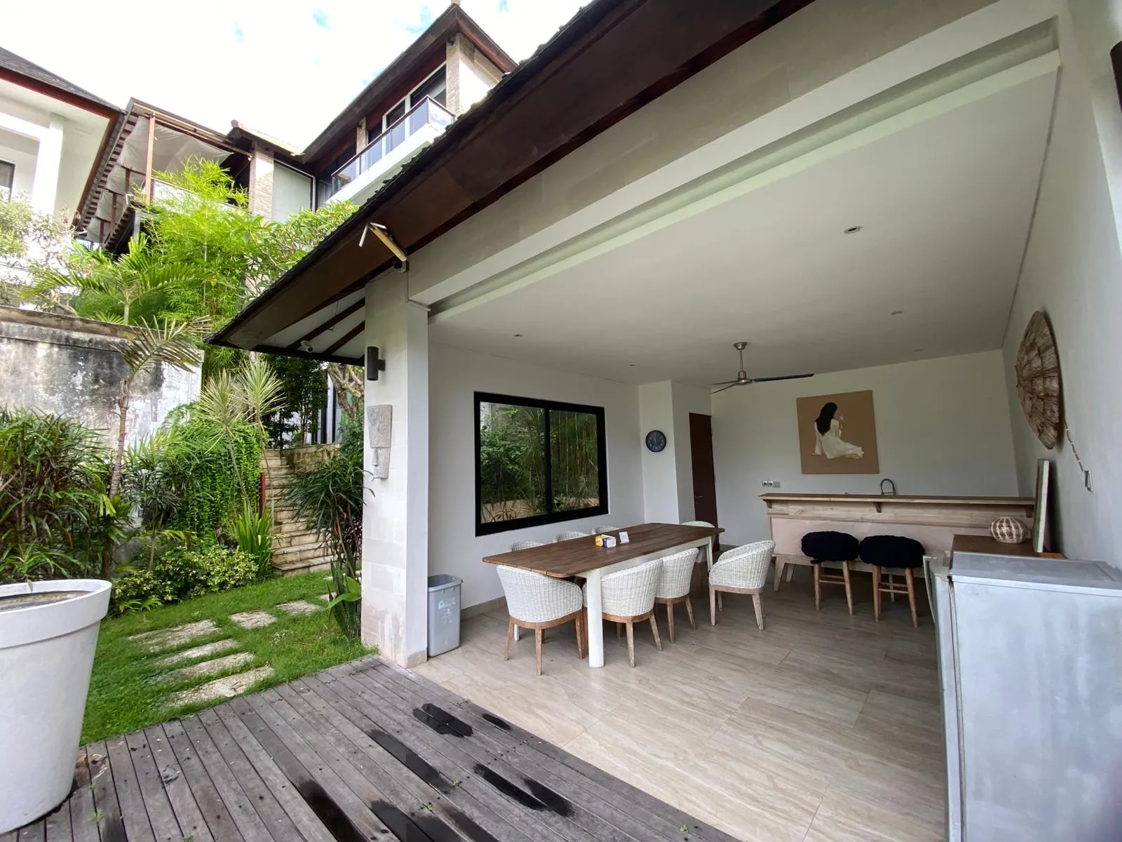 Villa Pertama - Huge 4 Bedroom Villa with Stunning Ocean View in Ungasan, 4-bed villa for rent in Uluwatu – photo 9 of 15