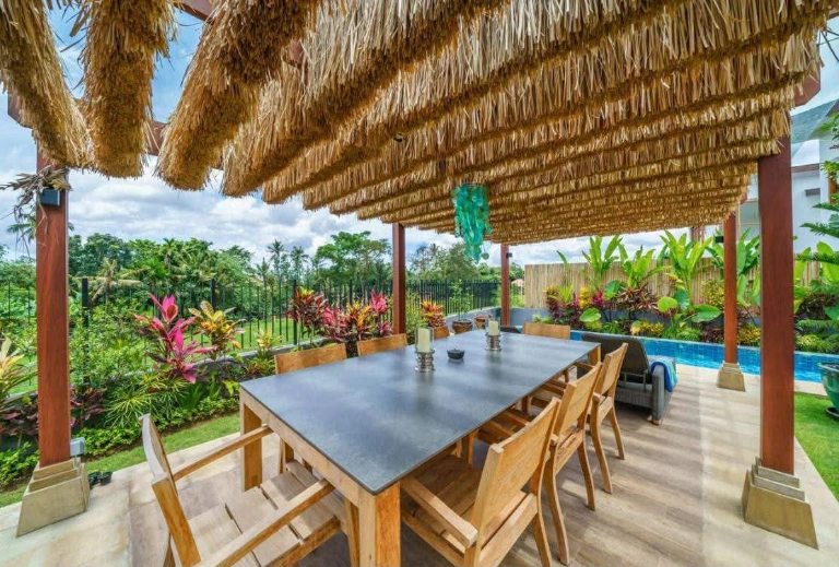 4 Bedrooms Villa for Monthly & Yearly Rent in Canggu-babakan, 4-bed villa for rent in Canggu – photo 5 of 13