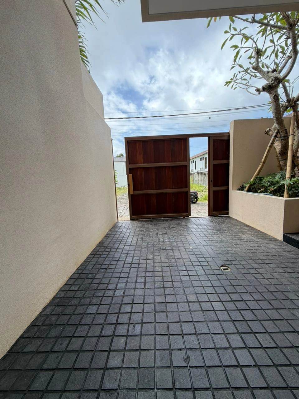 Do - Brand New Twin Villa Modern Style Located at Beachside Pererenan, 2-bed villa for rent in Pererenan – photo 11 of 15
