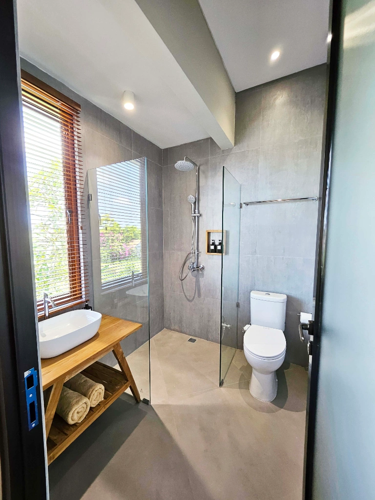 3 BR Villa in Kerobokan, Seminyak, 3-bed villa for rent in Seminyak – photo 4 of 15