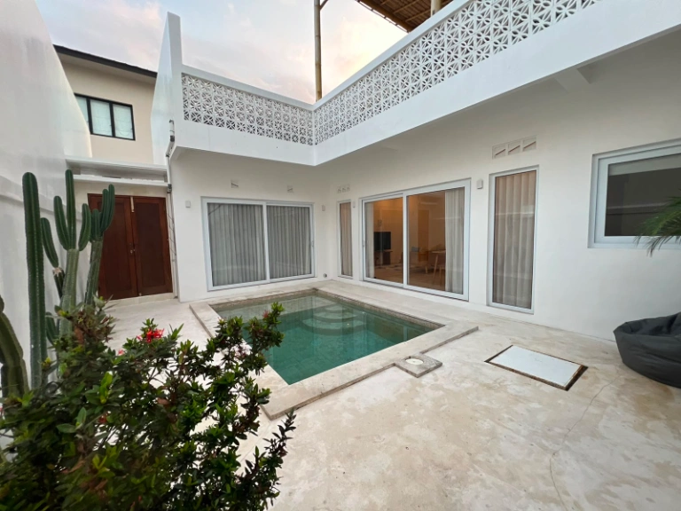 Modern 1BR Villa w/ Private Pool and Rooftop Lounge, 1-bed villa for rent in Kuta – photo 6 of 15
