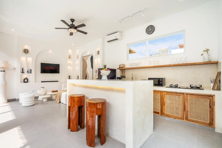 Prime Canggu 2BR Beach Villa | Walk to La Brisa & the Beach, 2-bed villa for rent in Canggu – photo 9 of 15