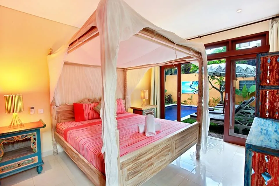 Seminyak 5BR Double Six Beach Villa. Private Pool. Staff. Walk to Beach & Shops, 5-bed villa for rent in Seminyak – photo 15 of 15
