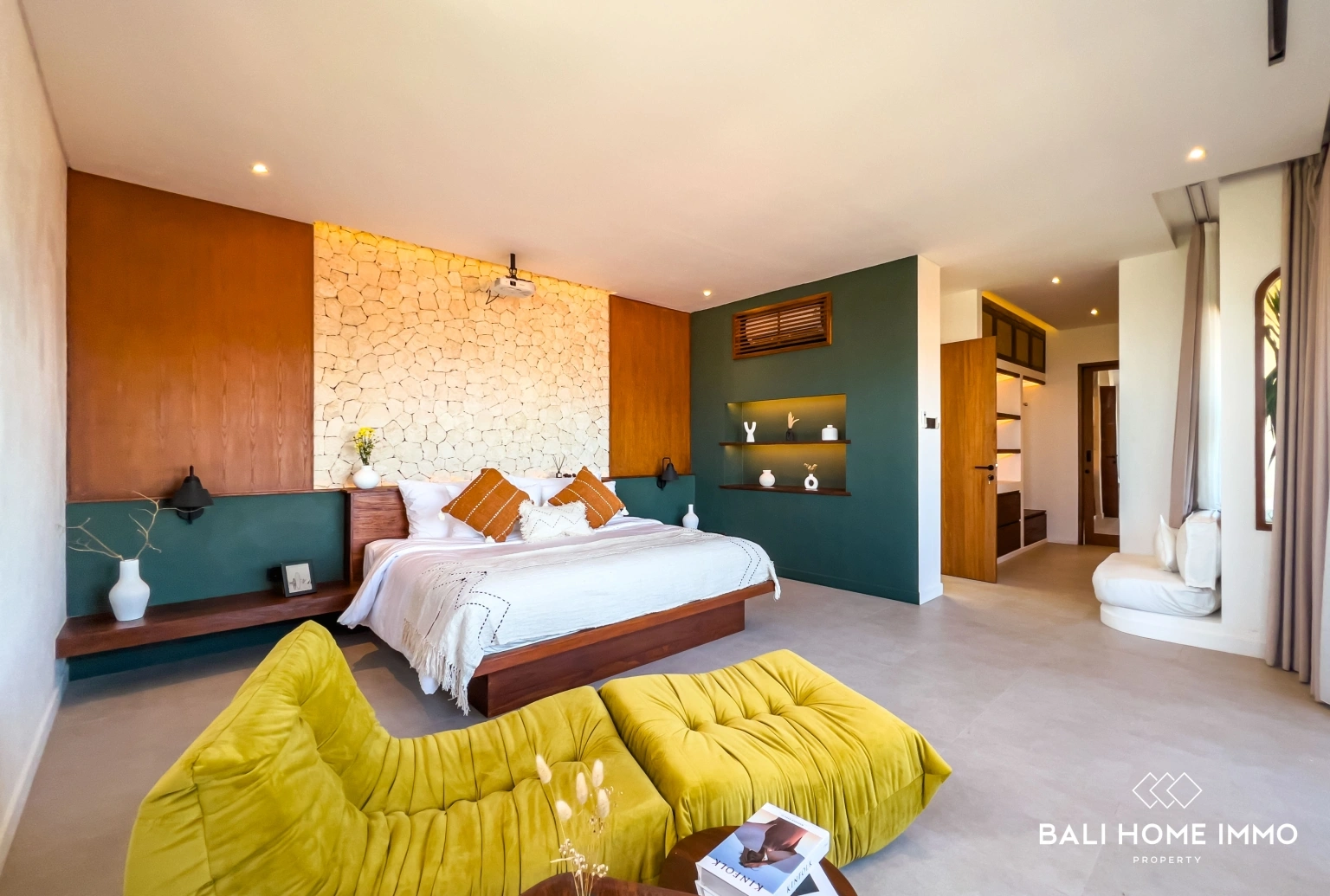 Brand new 3 bedroom villa in the heart of Berawa, 3-bed villa for rent in Canggu – photo 15 of 15