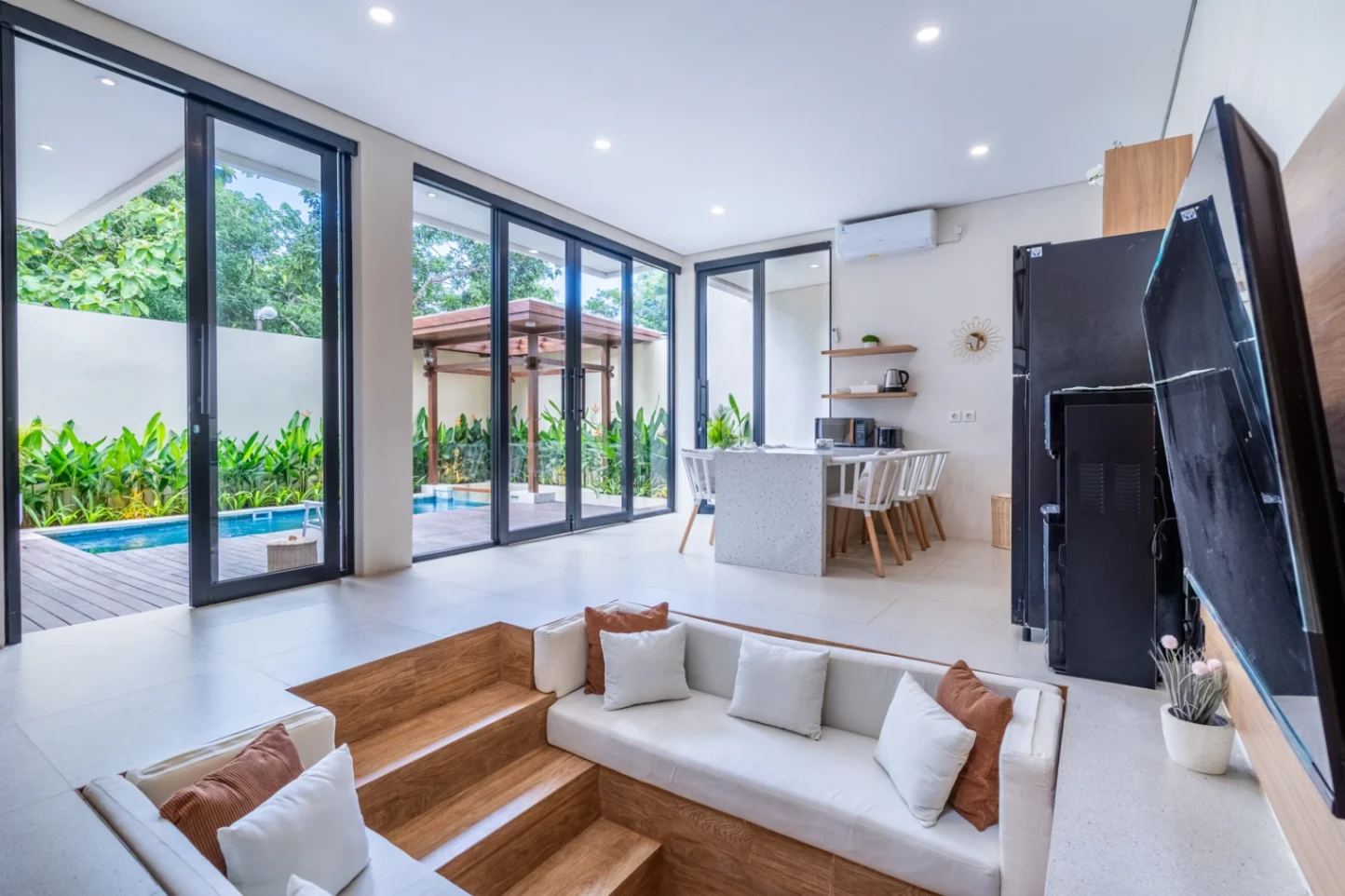 3 Bedroom Modern Villa in Ungasan, 3-bed villa for rent in Uluwatu – photo 15 of 15