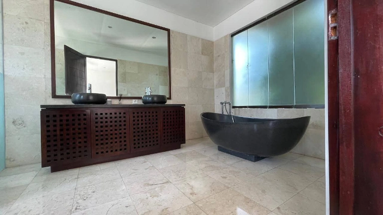 Tranquil 4BR Villa in the Heart of Umalas, 4-bed villa for rent in Canggu – photo 10 of 11