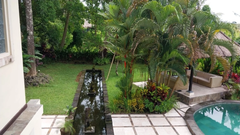 Villa Tumbak Bayuh–5 Bedroom Villa with Expansive Garden & Pool in Tumbak Bayuh, 5-bed villa for rent in Pererenan – photo 4 of 15