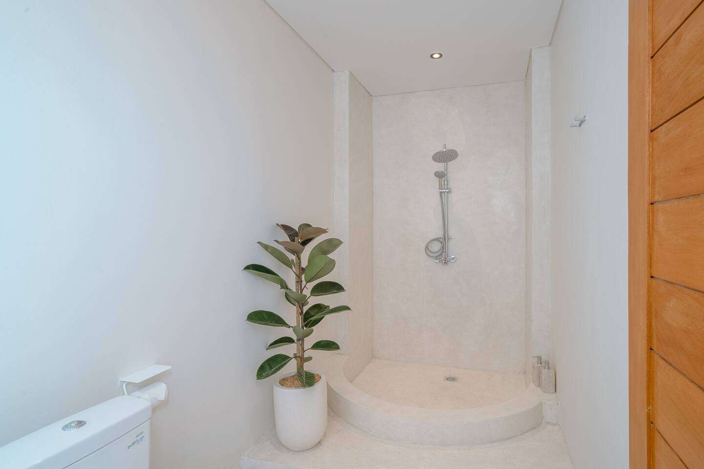 3 Bedrooms Villa in Pererenan, 3-bed villa for rent in Pererenan – photo 10 of 15