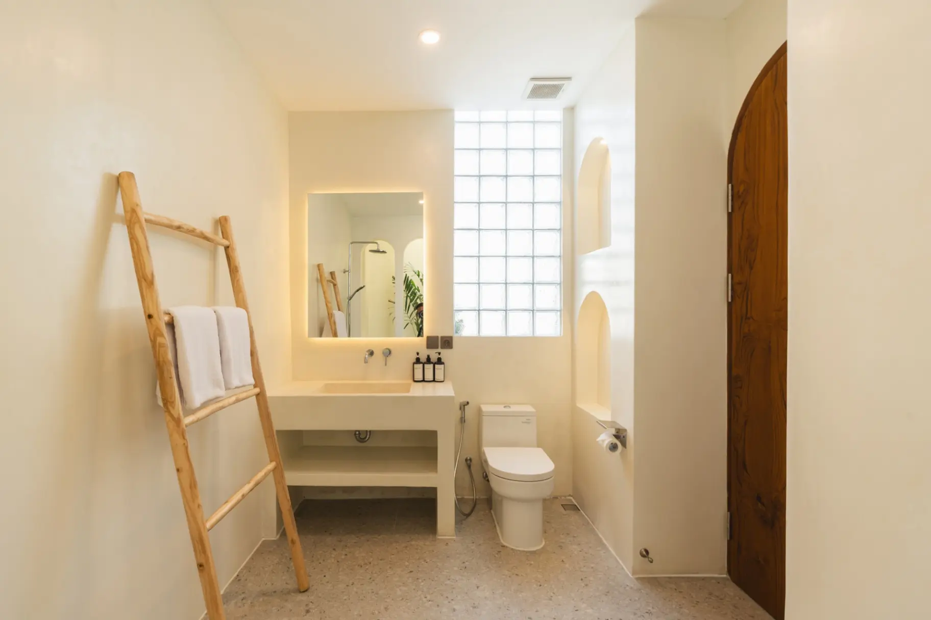 Copper Estate 2 - Tropical 2BDR in the heart of Canggu, 2-bed villa for rent in Canggu – photo 5 of 15