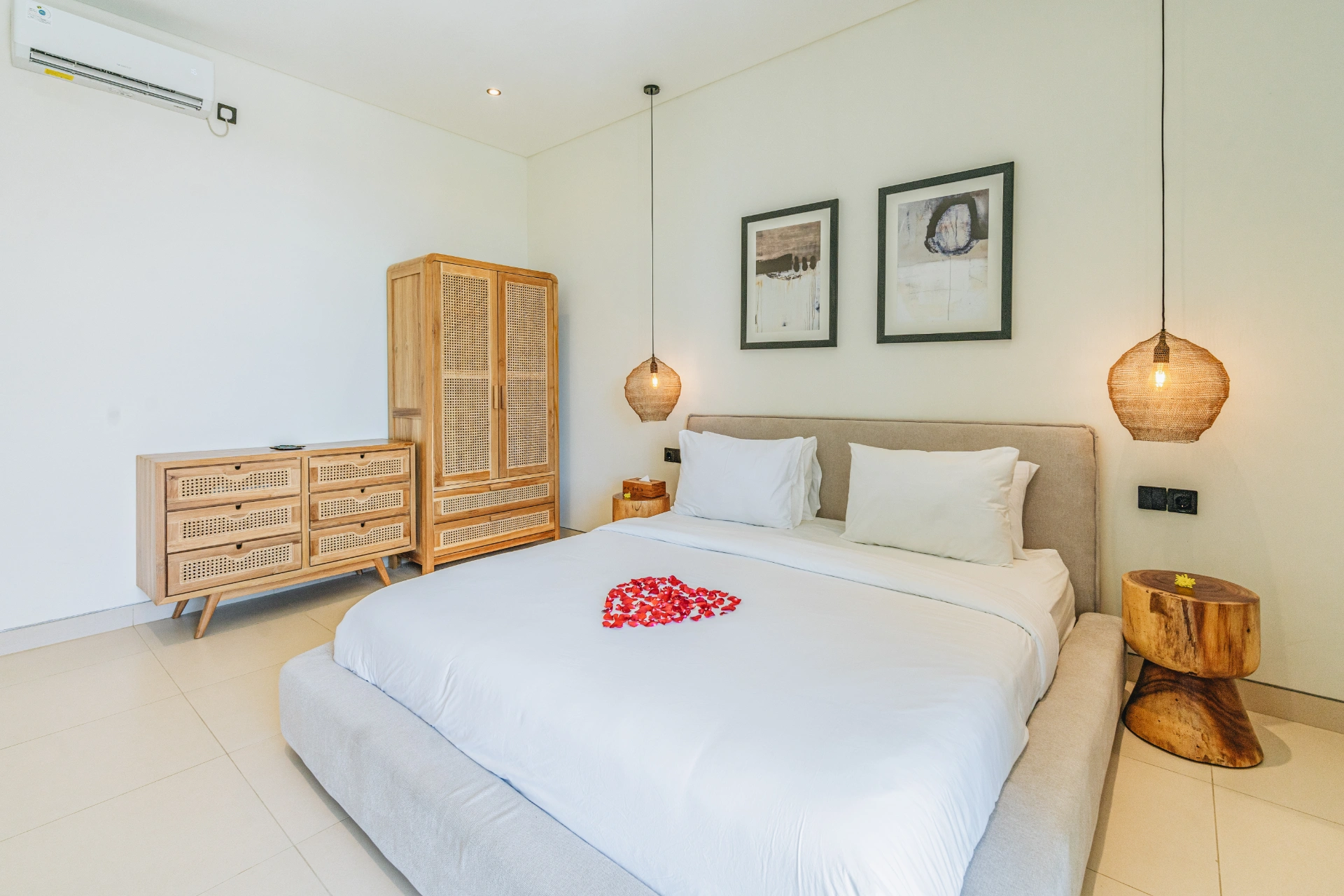 Stylish 2BR Private Pool Villa • 5 Min to Batu Bolong Beach, 2-bed villa for rent in Canggu – photo 11 of 15