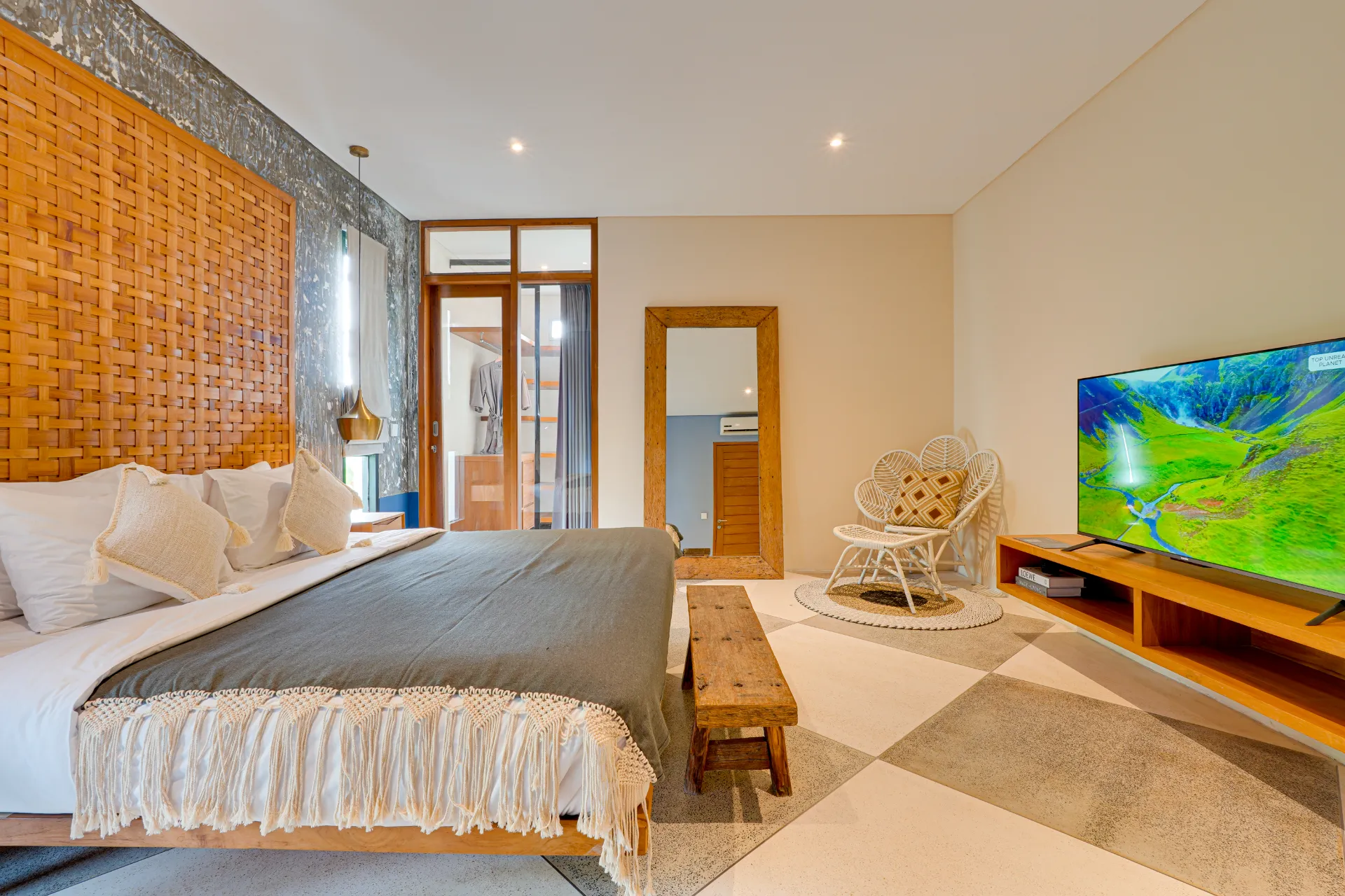 Stylish 2BR Canggu Apartment near Berawa Beach, 2-bed villa for rent in Canggu – photo 11 of 15