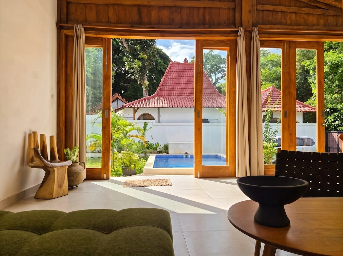 Modernized Javanese Limasan-style Family Home, 3-bed villa for rent in Uluwatu – photo 3 of 15