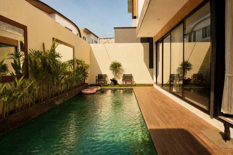 Modern 3BR Villa with Sunset Balcony, Private Pool & Rice Field Views, 3-bed villa for rent in Seseh – photo 3 of 15